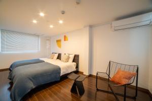 Leisure Stay Osaka USJ, 10min Universal Studio Japan, 11min to Namba and Shinsaibashi, 147m2 for 10ppl, Whole House Rental, Family kids friendly, 25m2 roof balcony, Gym&Yoga