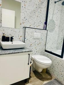 Executive Stay near airport & shops