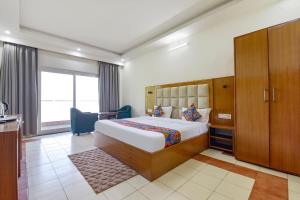 FabHotel Green Acres