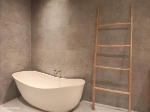 NAIA The Villa - Modern Tropical Retreat