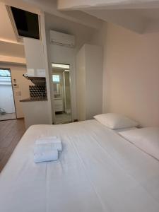 Cocoon in the 16th Eiffel Tower and Roland Garros