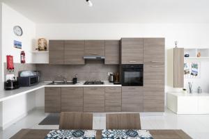 Spacious 3BD Apartment with Country Views & Large Front Terrace with Outside Furniture