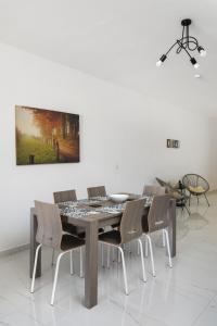 Spacious 3BD Apartment with Country Views & Large Front Terrace with Outside Furniture