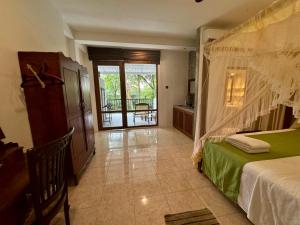 Brinkhouse Guesthouse , Unawatuna beach