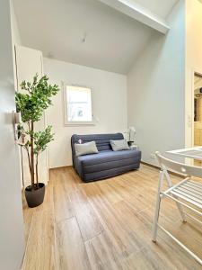 Nest by Eiffel Tower and Roland Garros