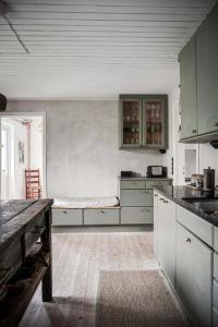 Spacious farmhouse with a greenhouse on Österlen