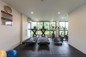 C190 Sleek 1BR with Infinity Pool, Gym, Rooftop