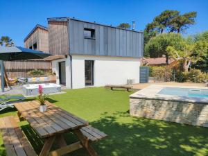 Villas La VILLA OCEAN AVEC SPA et PISCINE - Les GITES DE CAMPARAN : photos des chambres