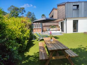 Villas La VILLA OCEAN AVEC SPA et PISCINE - Les GITES DE CAMPARAN : photos des chambres