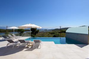 Villa Waterlily by PosarelliVillas