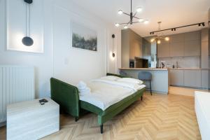 Global Park Superior Apartment by BookingHost