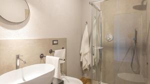 CASALE THE PLACE 6&2, Emma Villas