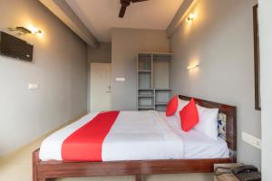 Hotel O Gold Inn Grey