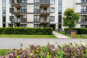 Przedwiośnie Chic Harmony Apartment by BookingHost