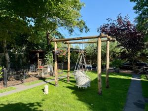 Casa aan de Plas, B&B met sauna en hottub of jacuzzi