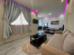 Villa piscine espace vert luxueuse