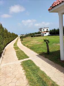 Villa piscine espace vert luxueuse