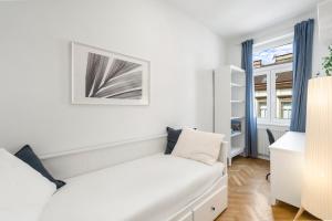 Bright and Quiet Apartments, Just 10 Minutes to U4, U6 and Schönbrunn Palace