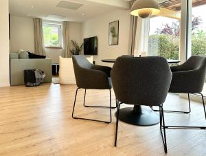 2 Wohnungen im Haus mit Sauna & Bergblick, 2 Küchen, 2 Bäder