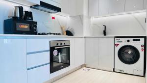 OYO HOME 1457 Premium 1bed Apartment In Jvc Bh