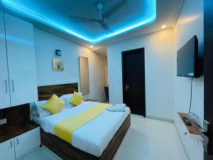 Embrace luxury Hotel & Banquet