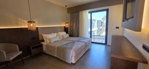 Deluxe Twin Room room in Cosmopolitan Hotel