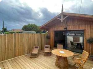 Maisons de vacances Cabane esprit Bassin a 100 metres de la plage : photos des chambres