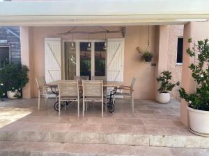 studio avec grand jardin