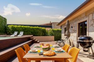 Venade Mountain House by Portugal Active