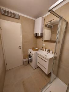 Modernes Apartment in erster Reihe zum Meer