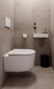 Luxe suite - new bed - WiFi- Safe city center