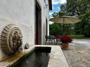 Les Ecuries, sur un domaine châtelain