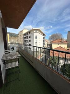 La Clé - Balcon - Climatisation - Wifi - Port - Gare