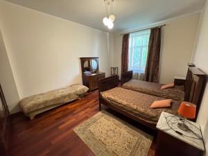 Quiet city centre three room apartment No 19