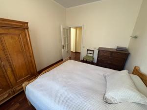 Quiet city centre three room apartment No 19