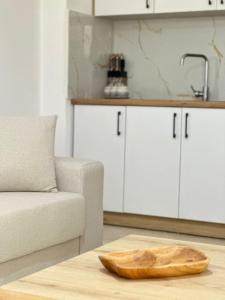 White Sea View Apartment