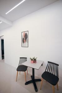 Apollon Family Apartment by zeussuites