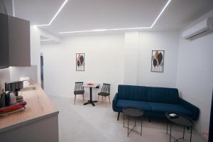 Apollon Family Apartment by zeussuites