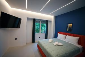 Apollon Family Apartment by zeussuites