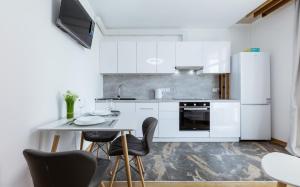 Nyvky Like Home - Нивки Парк з балконом та ванною 45