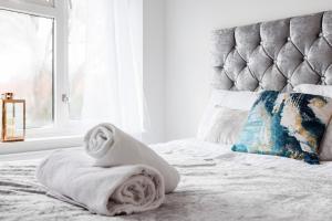 Stunning 2 Bed House with Parking in Dagenham