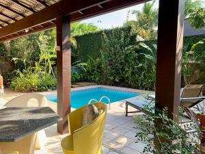 Pretty house with pool and amazing garden