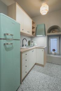 Nerida Tinos - Elegant 2-Bedroom Apartment in Tinos Town