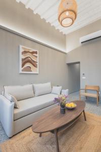 Nerida Tinos - Elegant 2-Bedroom Apartment in Tinos Town