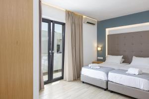 One-Bedroom Apartment with Sea View room in Golden Bay