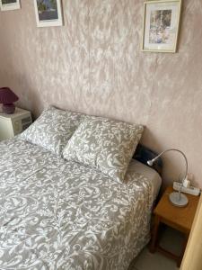 Studio White Chateau met parking en zonnig balkon