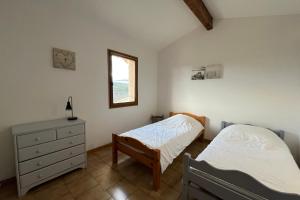Maisons de vacances 4-guest flat with terrace & shared pool Verdon countryside : photos des chambres