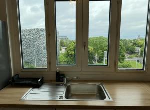 Appartements PARIS-MONTROUGE Magnifique Appartement 2 piece de 36m2 - tres cosy pour 1 a 5 personnes refait a neuf - ENTIRE APARTMENT LUXIRIOUS AND WARM - Montrouge Paris 14eme - Proche Aeroport Orly & Parc Expositions Porte de Versailles FREE WIFI GRATUIT : photos des chambres