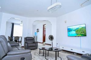 Sofitel Executive 4 bedroomsensuite own compound