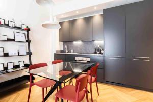 Cute and Central Duomo Apartment - Red